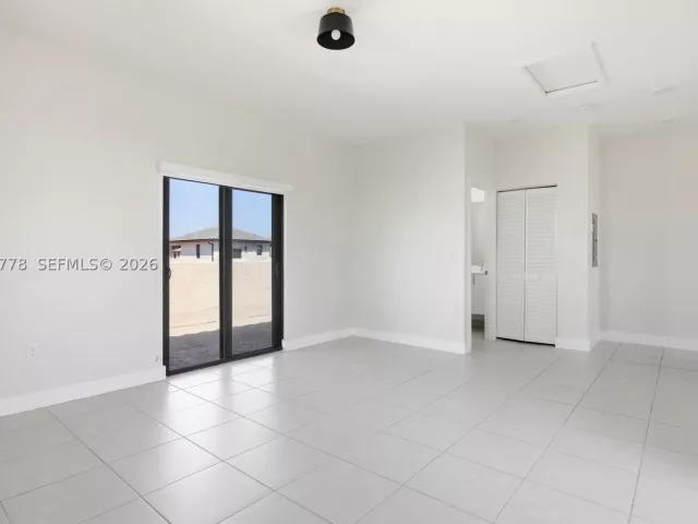 3-bedroom home for rent in Doral - 4426 NW 83 PKWY 0 - MondialRealty