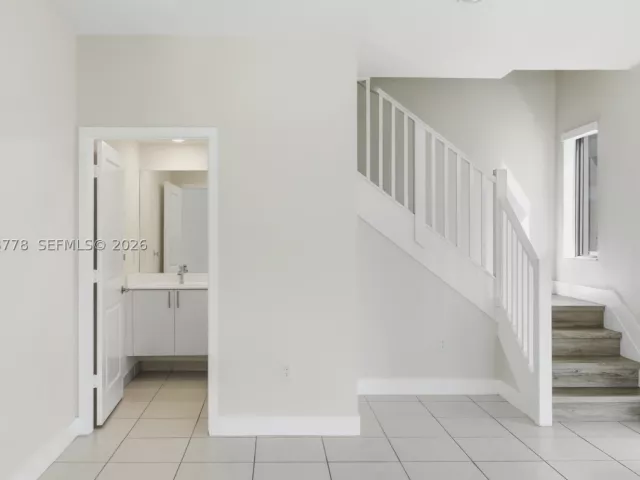 3-bedroom home for rent in Doral - 4426 NW 83 PKWY 0 - MondialRealty