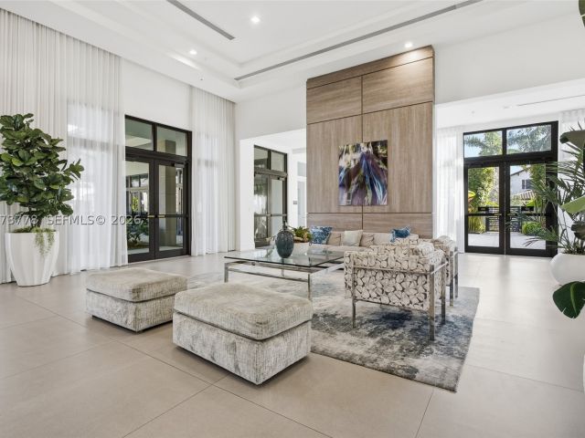 3-bedroom home for rent in Doral - 4426 NW 83 PKWY 0 - MondialRealty