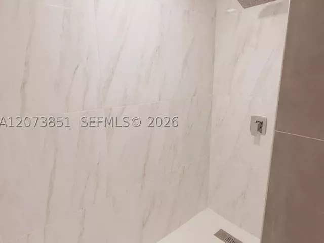 3-bedroom home for sale in Hollywood - 825 S 28th Ave - MondialRealty