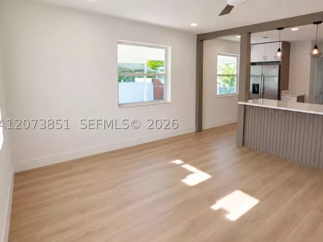 3-bedroom home for sale in Hollywood - 825 S 28th Ave - MondialRealty