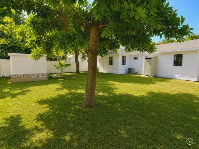 3-bedroom home for sale in Hollywood - 825 S 28th Ave - MondialRealty
