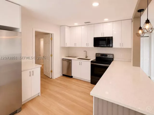 3-bedroom home for sale in Hollywood - 825 S 28th Ave - MondialRealty