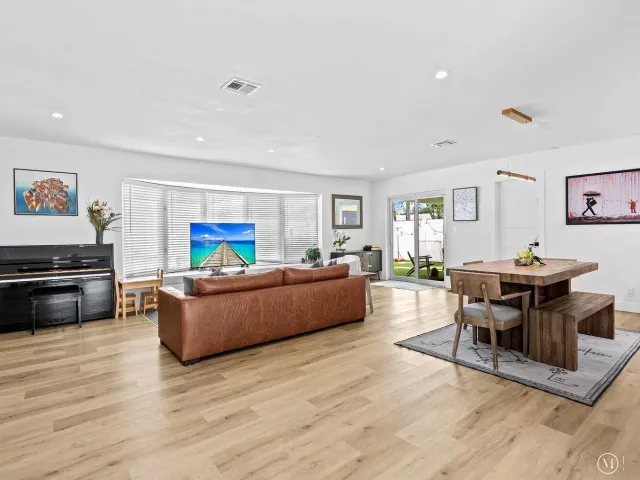 4-bedroom home for rent in Fort Lauderdale - 2011 NE 60TH Street - MondialRealty