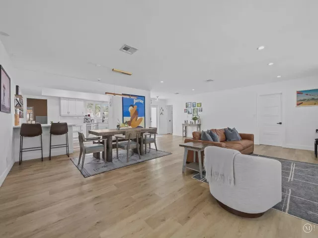 4-bedroom home for rent in Fort Lauderdale - 2011 NE 60TH Street - MondialRealty