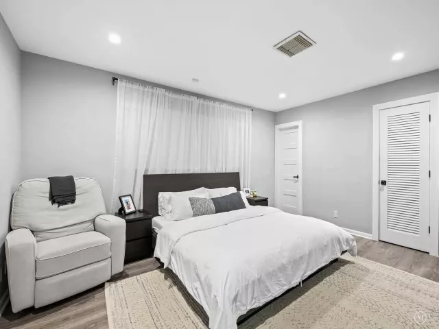 4-bedroom home for rent in Fort Lauderdale - 2011 NE 60TH Street - MondialRealty