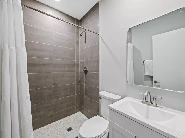 4-bedroom home for rent in Fort Lauderdale - 2011 NE 60TH Street - MondialRealty