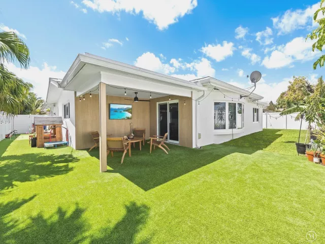 4-bedroom home for rent in Fort Lauderdale - 2011 NE 60TH Street - MondialRealty