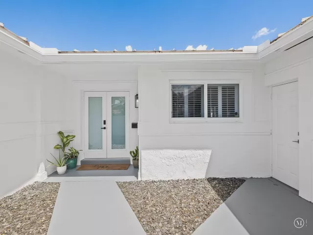 4-bedroom home for rent in Fort Lauderdale - 2011 NE 60TH Street - MondialRealty