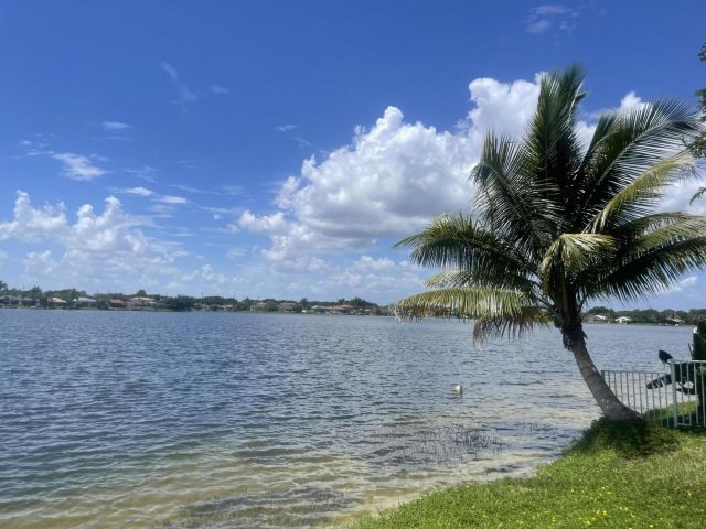 3-bedroom home for sale in Pembroke Pines - 19200 NW 24TH Court - MondialRealty