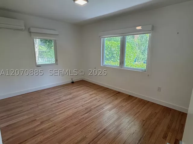 3-bedroom home for rent in Miami - 3865 Poinciana Ave - MondialRealty
