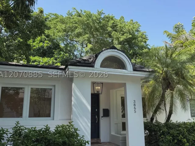 3-bedroom home for rent in Miami - 3865 Poinciana Ave - MondialRealty