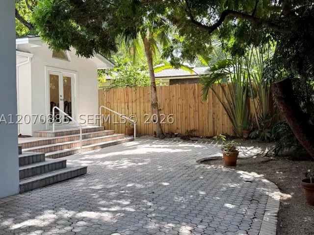 3-bedroom home for rent in Miami - 3865 Poinciana Ave - MondialRealty