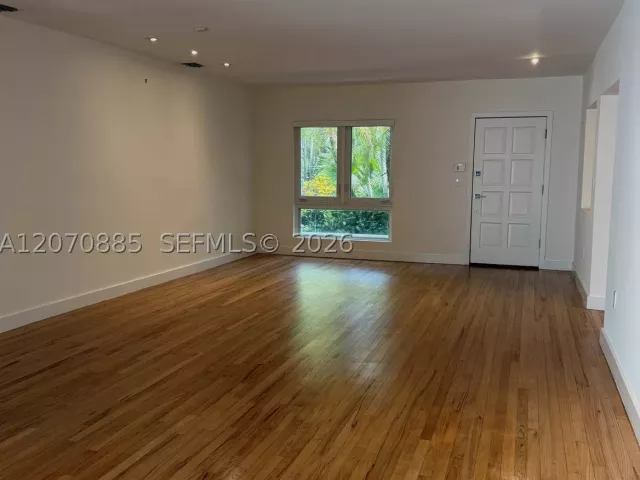 3-bedroom home for rent in Miami - 3865 Poinciana Ave - MondialRealty