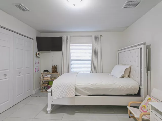 3-bedroom home for sale in West Palm Beach - 5803 Lime Road - MondialRealty