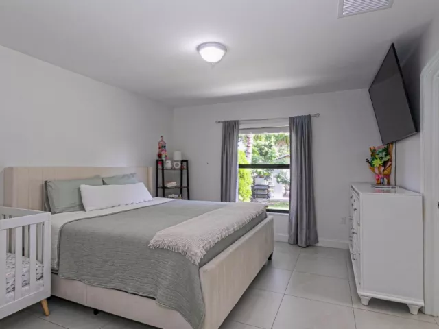 3-bedroom home for sale in West Palm Beach - 5803 Lime Road - MondialRealty