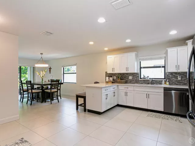 3-bedroom home for sale in West Palm Beach - 5803 Lime Road - MondialRealty