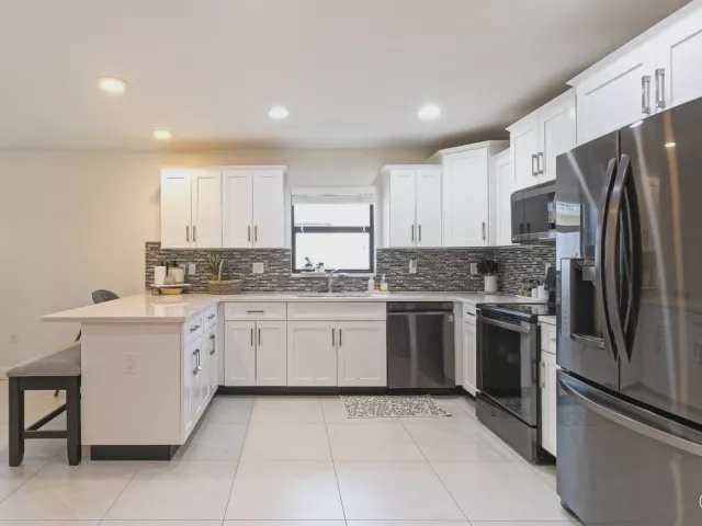3-bedroom home for sale in West Palm Beach - 5803 Lime Road - MondialRealty
