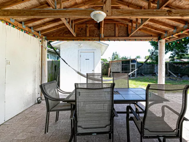 3-bedroom home for sale in West Palm Beach - 5803 Lime Road - MondialRealty
