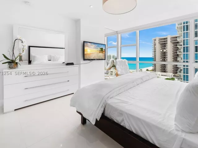 2-bedroom condo for sale in Miami Beach - 6801 Collins Ave 1206/1210 - MondialRealty