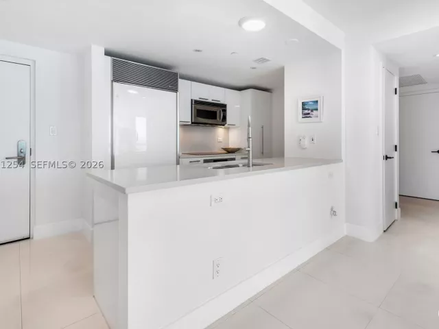 2-bedroom condo for sale in Miami Beach - 6801 Collins Ave 1206/1210 - MondialRealty