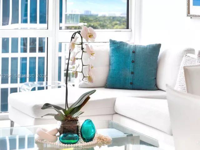 2-bedroom condo for sale in Miami Beach - 6801 Collins Ave 1206/1210 - MondialRealty