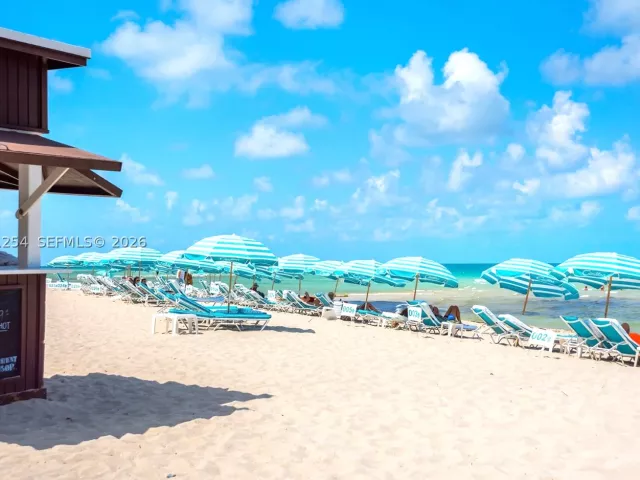 2-bedroom condo for sale in Miami Beach - 6801 Collins Ave 1206/1210 - MondialRealty