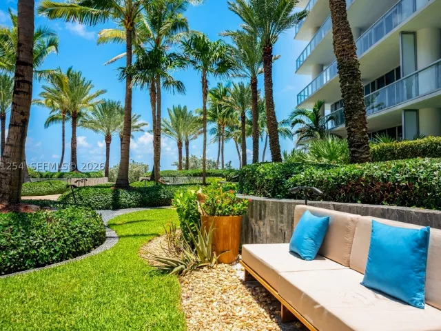 2-bedroom condo for sale in Miami Beach - 6801 Collins Ave 1206/1210 - MondialRealty