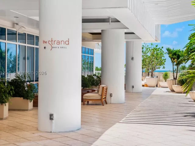 2-bedroom condo for sale in Miami Beach - 6801 Collins Ave 1206/1210 - MondialRealty