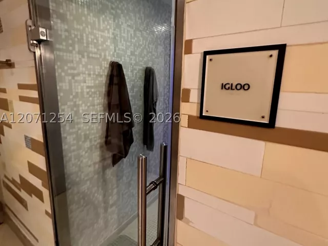 2-bedroom condo for sale in Miami Beach - 6801 Collins Ave 1206/1210 - MondialRealty
