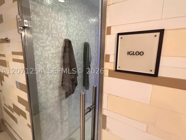 2-bedroom condo for sale in Miami Beach - 6801 Collins Ave 1206/1210 - MondialRealty