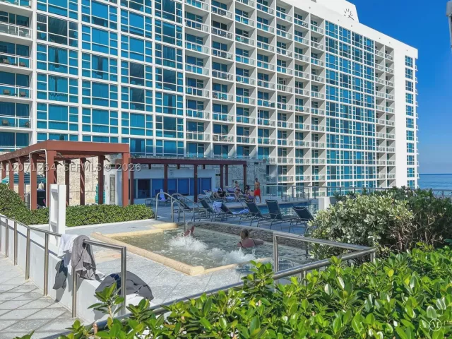 2-bedroom condo for sale in Miami Beach - 6801 Collins Ave 1206/1210 - MondialRealty