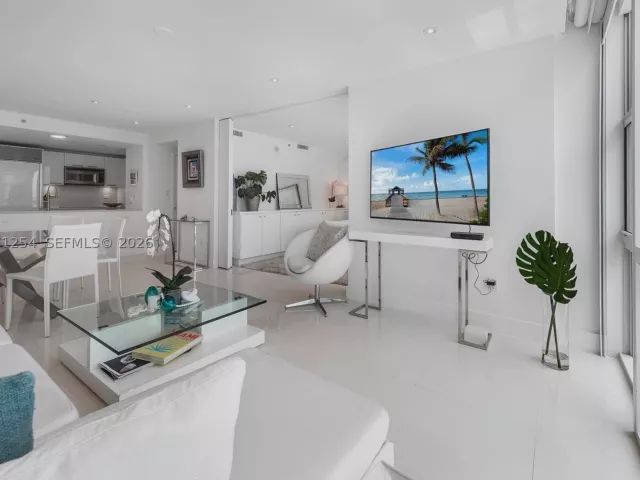 2-bedroom condo for sale in Miami Beach - 6801 Collins Ave 1206/1210 - MondialRealty