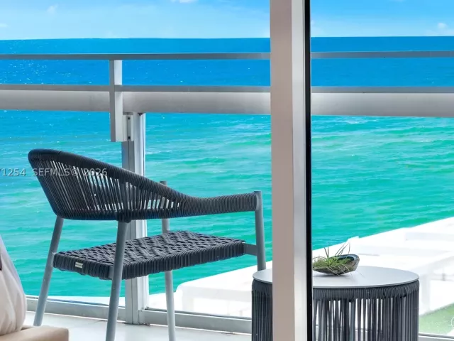 2-bedroom condo for sale in Miami Beach - 6801 Collins Ave 1206/1210 - MondialRealty