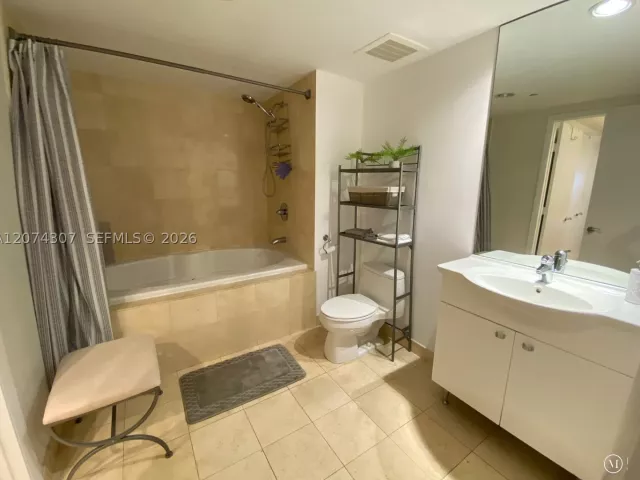 2-bedroom condo for rent in Hallandale Beach - 1850 S Ocean Dr 1409 - MondialRealty