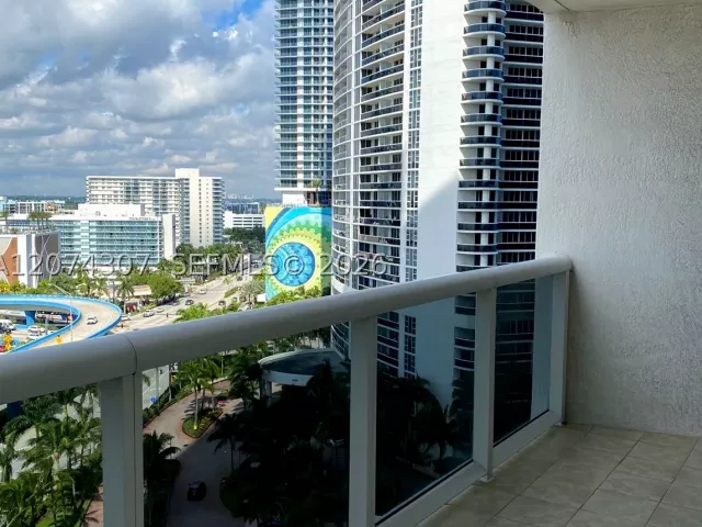 2-bedroom condo for rent in Hallandale Beach - 1850 S Ocean Dr 1409 - MondialRealty