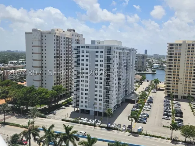 2-bedroom condo for rent in Hallandale Beach - 1850 S Ocean Dr 1409 - MondialRealty