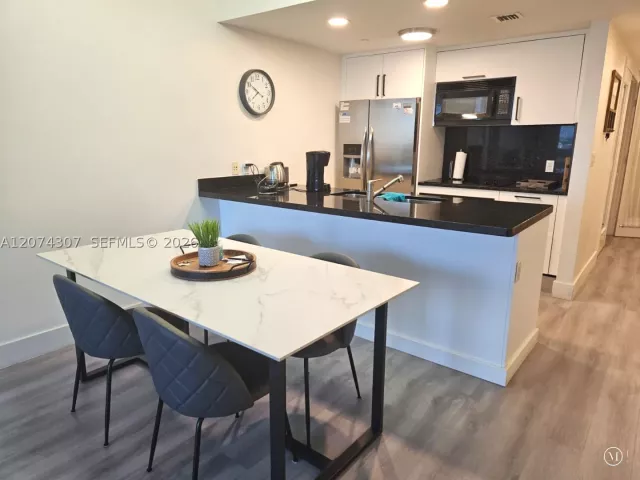 2-bedroom condo for rent in Hallandale Beach - 1850 S Ocean Dr 1409 - MondialRealty