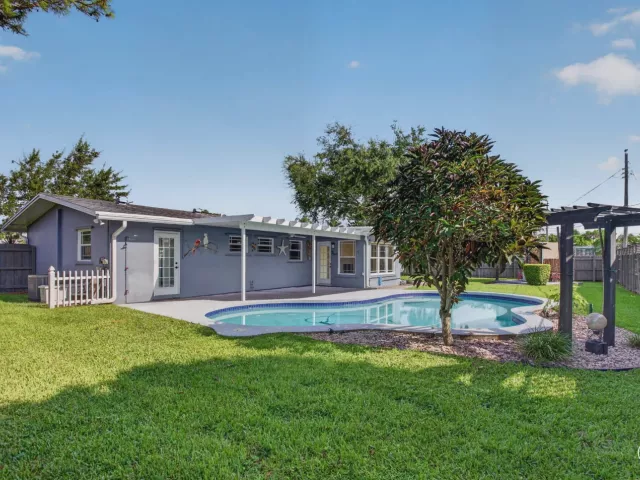 3-bedroom home for rent in Pompano Beach - 1240 SW 3RD Terrace - MondialRealty