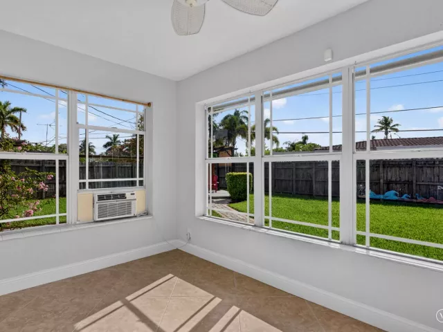 3-bedroom home for rent in Pompano Beach - 1240 SW 3RD Terrace - MondialRealty