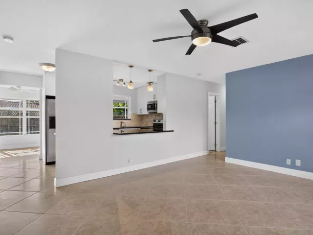 3-bedroom home for rent in Pompano Beach - 1240 SW 3RD Terrace - MondialRealty
