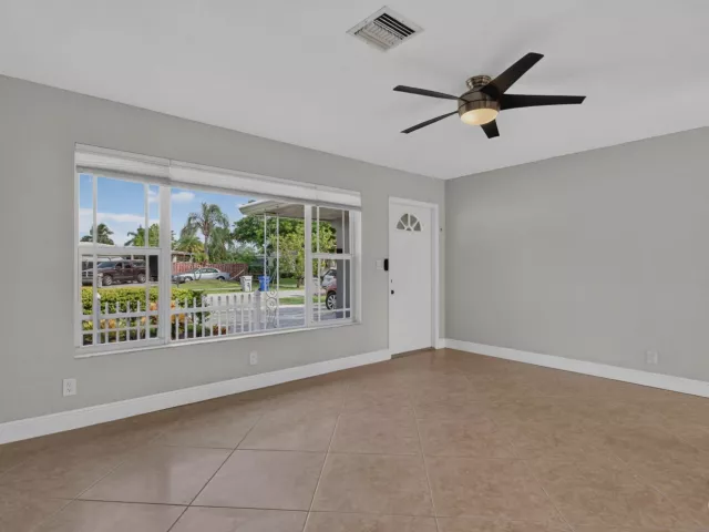 3-bedroom home for rent in Pompano Beach - 1240 SW 3RD Terrace - MondialRealty