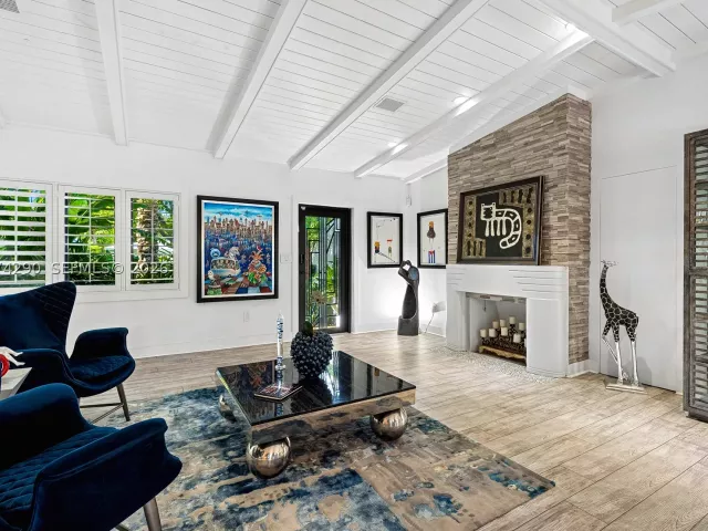 3-bedroom home for rent in Coral Gables - 231 Fluvia Ave - - MondialRealty