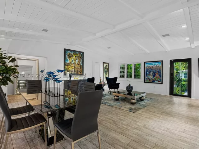 3-bedroom home for rent in Coral Gables - 231 Fluvia Ave - - MondialRealty