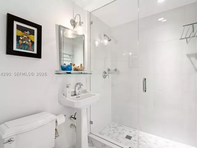 3-bedroom home for rent in Coral Gables - 231 Fluvia Ave - - MondialRealty