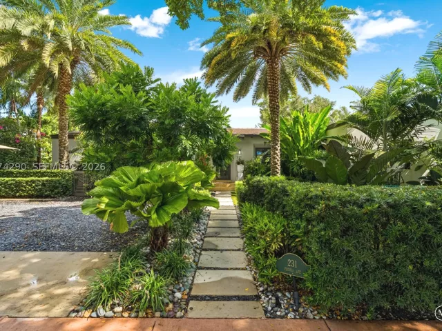 3-bedroom home for rent in Coral Gables - 231 Fluvia Ave - - MondialRealty