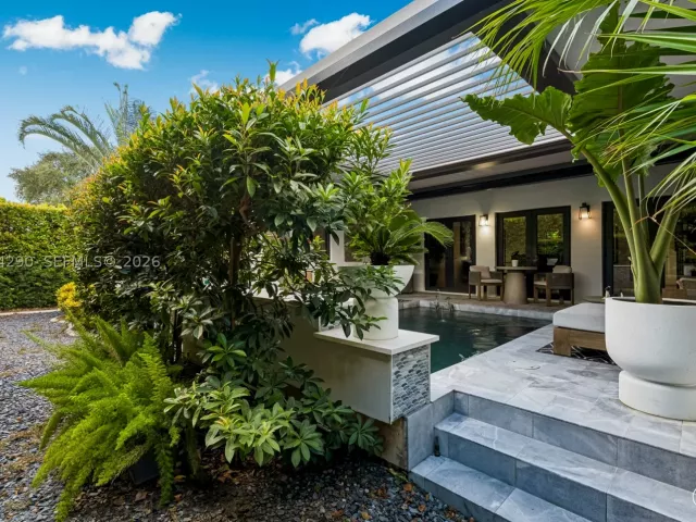 3-bedroom home for rent in Coral Gables - 231 Fluvia Ave - - MondialRealty