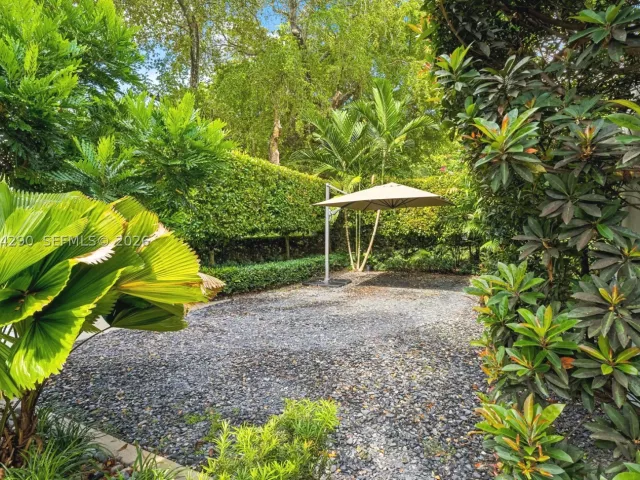 3-bedroom home for rent in Coral Gables - 231 Fluvia Ave - - MondialRealty