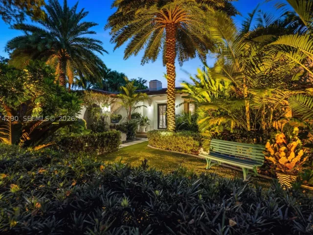3-bedroom home for rent in Coral Gables - 231 Fluvia Ave - - MondialRealty