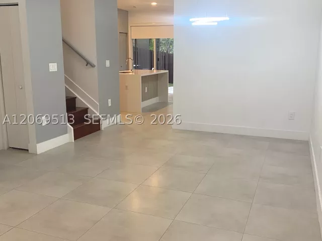 3-bedroom home for rent in Doral - 10219 NW 72nd Ter - MondialRealty